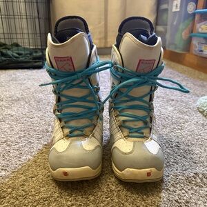 Burton women’s snowboard boots